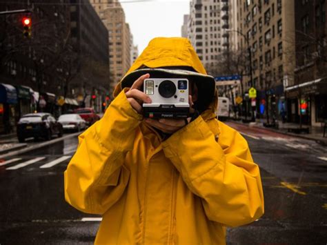 Photo Shoot in the Rain? Here are the Best Camera Settings For Rain Photography | Light Stalking