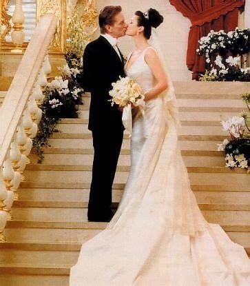 Michael Douglas, Catherine Zeta-Jones | Celebrity wedding photos, Hollywood wedding, Wedding