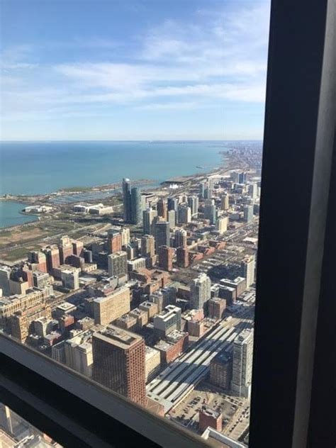 Skydeck Chicago | Your Guide to Amazing Views, The Glass Ledge & - A ...