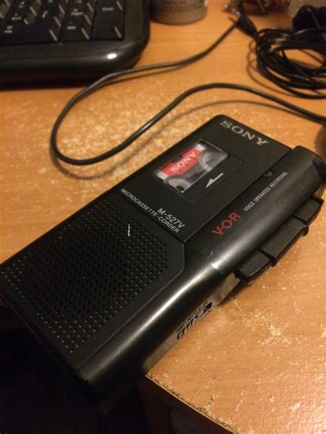 Micro cassette recorder I got today it was a good deal. : r/cassetteculture