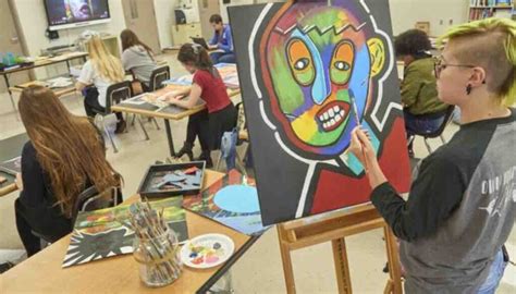 5 Best Art Schools in Florida (FAQs) | 2022 - School & Travel