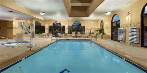 Embassy Suites Kansas City International Airport (Kansas City, MO ...