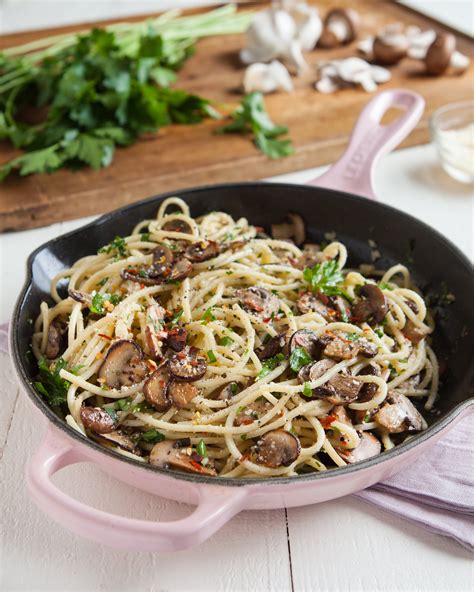 Recipe: Mushroom and Garlic Spaghetti Dinner | Kitchn