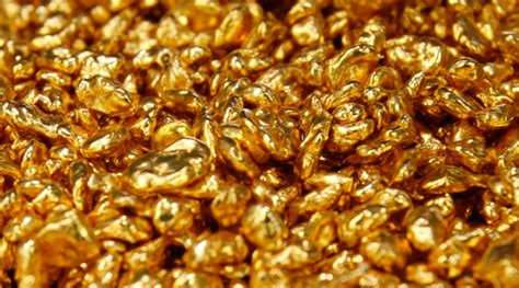 Scientists turn gold into foam as light as air & malleable by hand — RT News