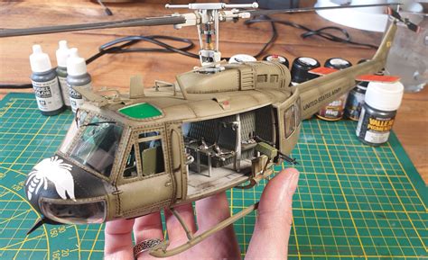 DRAGON 3538 1/35 UH-1D HUEY Helicopter w/4 Crew Models & Kits Military Toys & Hobbies