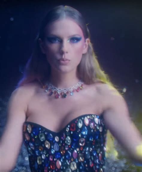 Taylor Swift - Bejeweled in 2022 | Taylor swift, Taylor swift fan, Taylor
