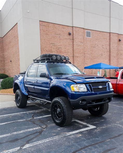 Lifted Ford Explorer Sport Trac - Automotive Photography on Fstoppers