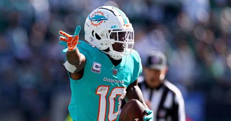 NFL Rumors: Dolphins 'Optimistic' Tyreek Hill Plays Through Foot Injury ...