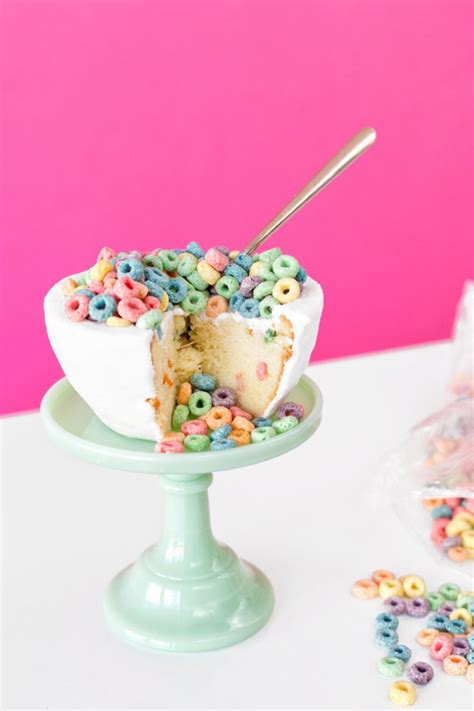 This cereal bowl cake is will give you breakfast and dessert envy! Fruit Cupcakes, Cupcake Cakes ...