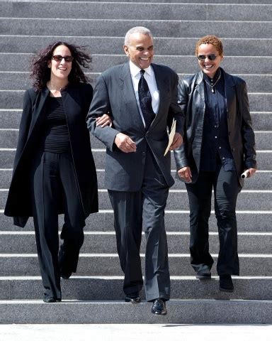 Harry Belafonte’s Death: Celebrities React With Tributes – Hollywood Life