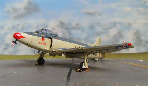 Happyscale-Modellbau: Supermarine Attacker - AZ-models 1/72