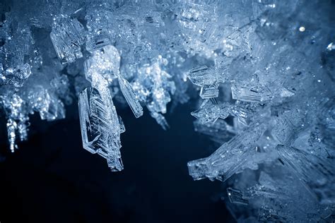 Macro Photos of Freezer Ice Accumulations Reveal Beautiful Shapes | PetaPixel