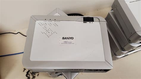 Older Sanyo Projector | Auction 6748