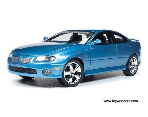 2004 Pontiac GTO Hard Top AMM1025 1/18 scale Auto World ERTL wholesale diecast model car