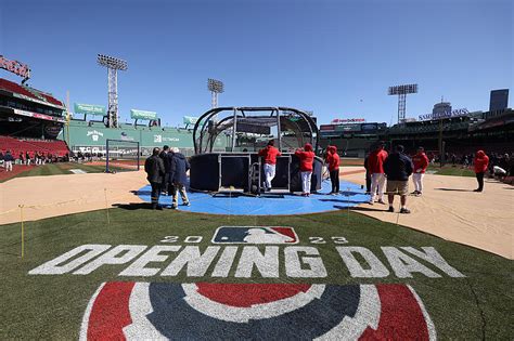 Red Sox Set Opening Day Roster