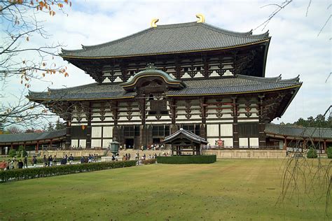 Famous World: Famous Japanese Buildings