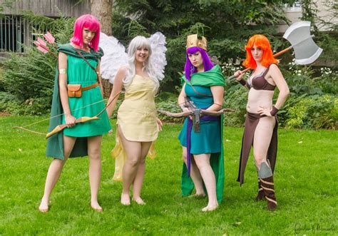 Clash of Clans Cosplay: The Ladies! | Clash royale costume, Cute ...