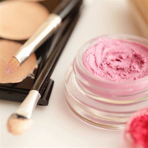 Expert Tips For Buying Eco-Friendly Makeup | Eco friendly makeup ...