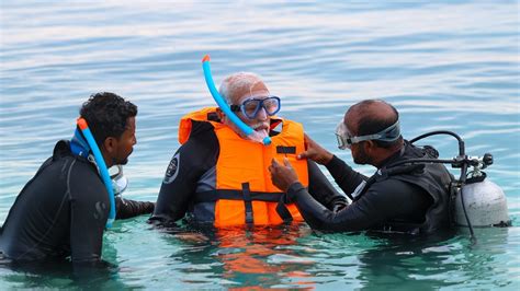 PM Modi goes snorkelling in Lakshadweep: ‘Exhilarating experience’ - See Pics | Hindustan Times