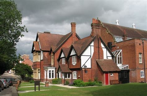 The Natural History Museum at Tring © Gerald Massey cc-by-sa/2.0 :: Geograph Britain and Ireland