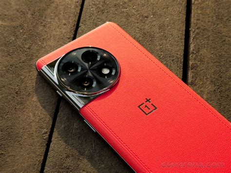 OnePlus 11R Solar Red hands-on - GSMArena.com news