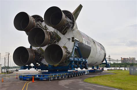 .: Primo stadio del Saturno V donato all'Infinity Space Center