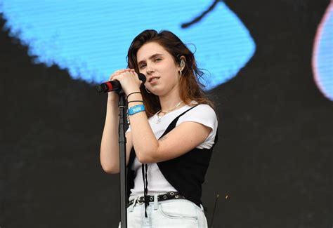 SU singer Clairo announces headlining tour, including Syracuse concert ...