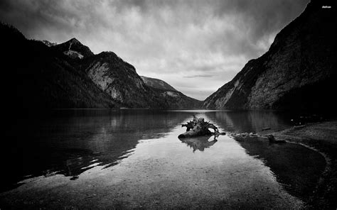 Black And White Mountain Lake Wallpaper - Black And White Mountain ...