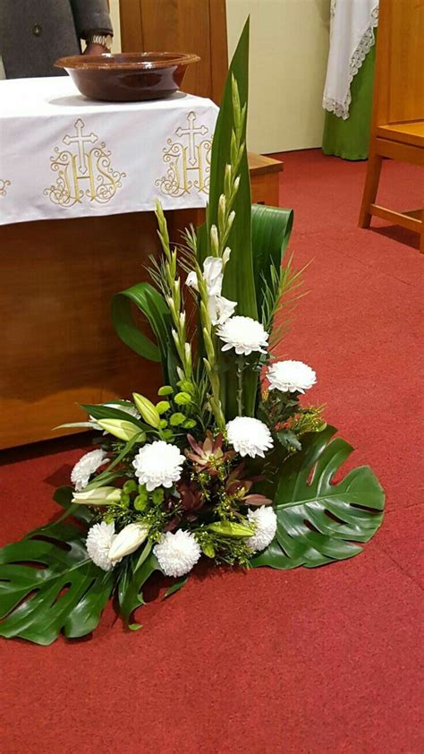 Gloria Heptinstall Blog: Church Altar Decoration With Flowers - Church ...