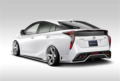 2016 Toyota Prius Getting Hellaflush Body Kit from Kuhl Racing - autoevolution