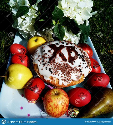 Russian Orthodox Easter Food: Eggs and Cake Stock Photo - Image of ...