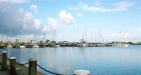 Oak Harbor Marina | Marina with Amenities in Slidell, LA