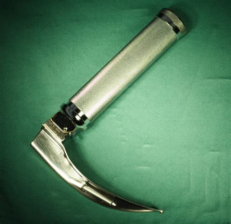 File:Laryngoscope.jpg