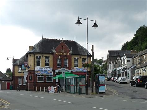 The Newbridge hotel © Robin Drayton cc-by-sa/2.0 :: Geograph Britain and Ireland