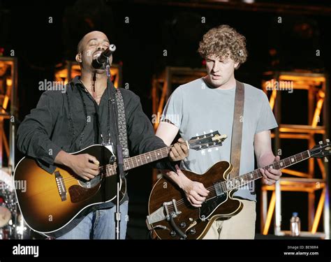 HOOTIE AND THE BLOWFISH - US rock group with Darius Rucker at left and ...