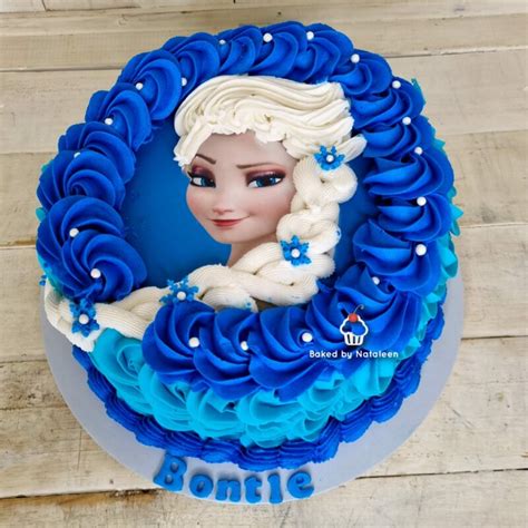 Frozen Birthday Cake (9) | Baked by Nataleen