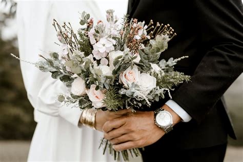 The Ultimate Guide To Wedding Flower Arrangements | Lumber Exchange ...