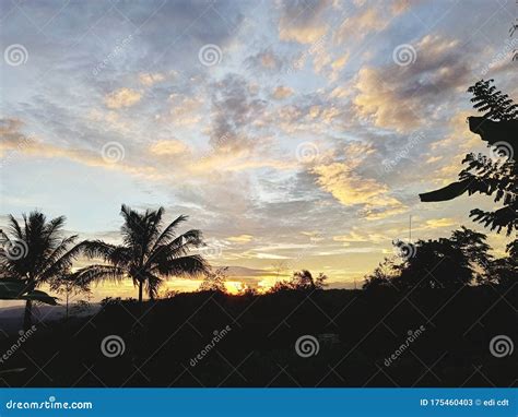 Pemandangan Sunset Sore Hari Yang Indah Stock Image - Image of indah, pemandangan: 175460403