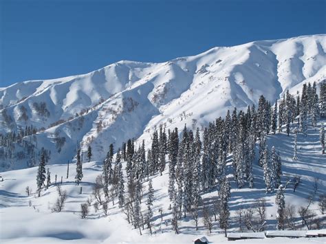 Gulmarg Wallpapers - Top Free Gulmarg Backgrounds - WallpaperAccess