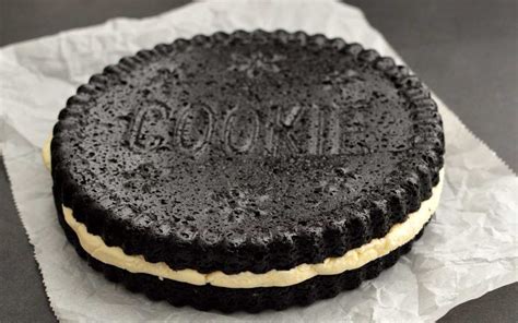 Giant Oreo Cookie [Vegan] - One Green PlanetOne Green Planet