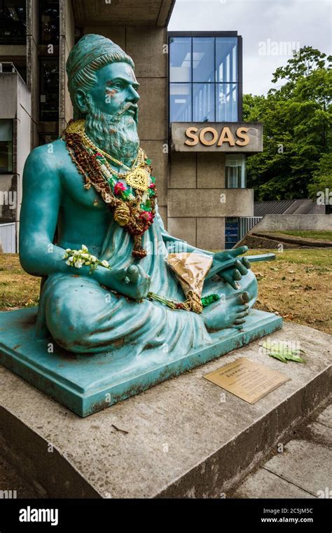 Statue of thiruvalluvar hi-res stock photography and images - Alamy