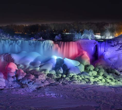 Niagara Falls Is Frozen and Looks Incredible | Niagara falls frozen ...