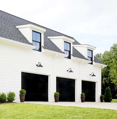 Farmhouse Garage Door Ideas and Inspiration | Hunker