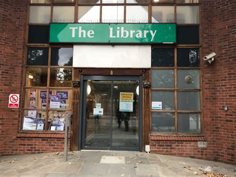 Chipping Barnet Library reopens // High Living Barnet