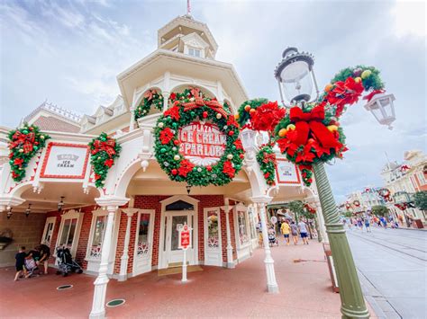 PHOTOS: 2020 Magic Kingdom Christmas Decorations and MagicShots