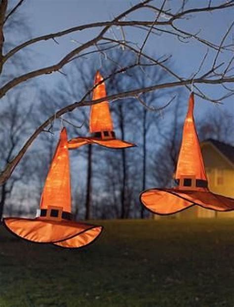 The Best Halloween Garden Decor Ideas 15 - MAGZHOUSE