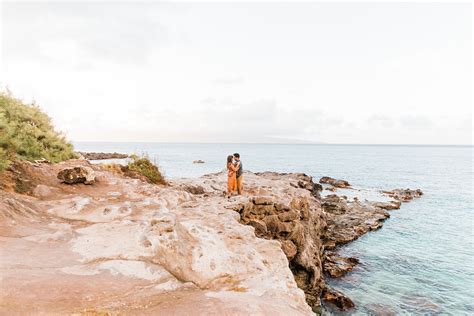 Sunset Beach Couples Session in Maui || Lahaina, Hawaii - Tasha Rose