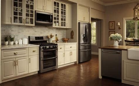 10 Best images about Black Appliances on Pinterest | Dark wood kitchens ...