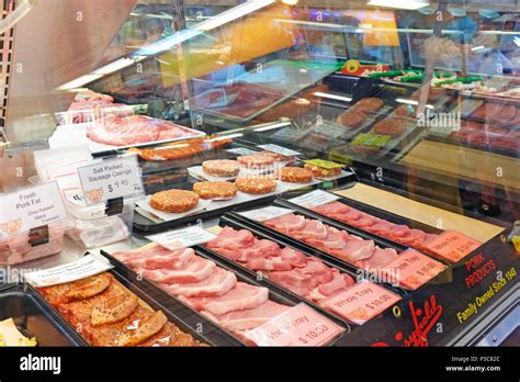 Meat prices hi-res stock photography and images - Alamy