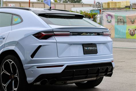 Avery Gloss Cloudy Blue Vinyl Wraps for LAMBORGHINI URUS | Blue ...